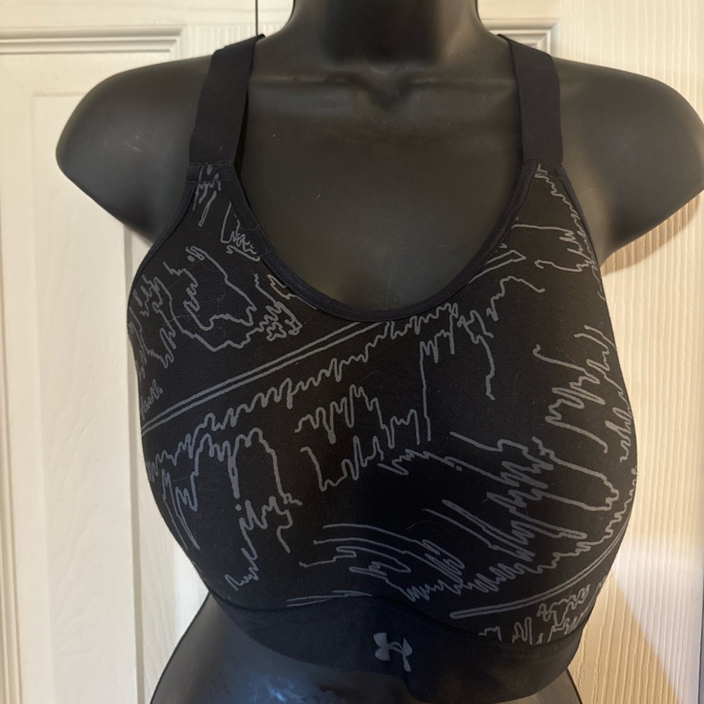 Under Armour sports cross back Bra Women’s size XL black silver high support